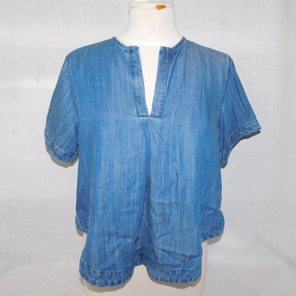 Guess Blue Chambray V Neck Split Back Round Hem Short Sleeve Top Shirt Womens XS